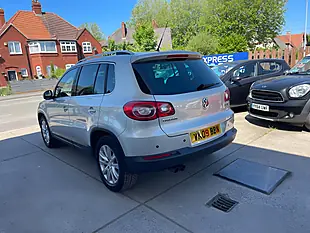Used 2009 Volkswagen Tiguan Se 4WD Silver - Interior and Exterior details 5