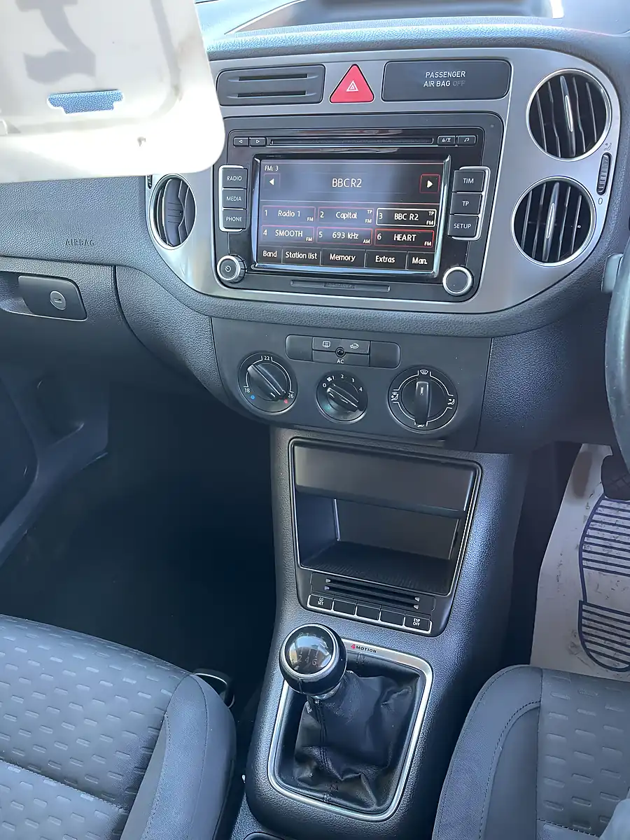Used 2009 Volkswagen Tiguan Se 4WD Silver - Interior and Exterior details 7