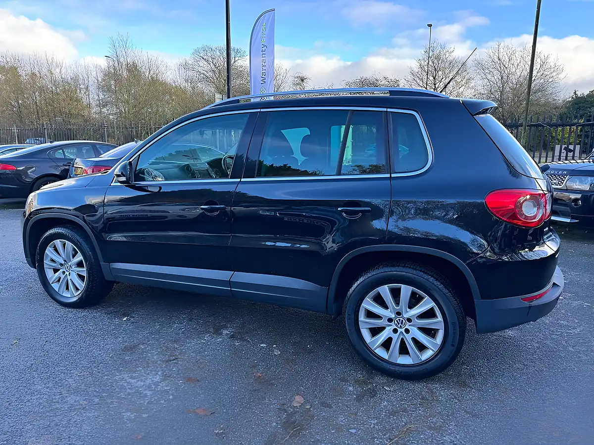 Used 2009 Volkswagen Tiguan Se Black - Interior and Exterior details 2