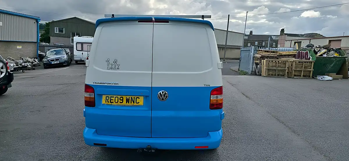 Used 2009 Volkswagen Transporter Campervan White - Interior and Exterior details 12
