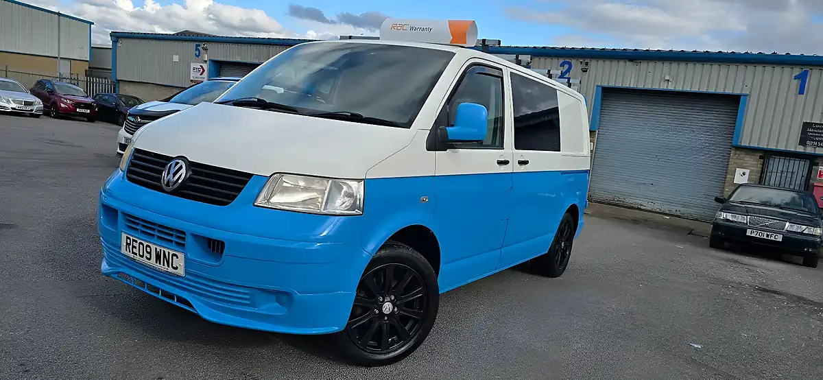 Used 2009 Volkswagen Transporter Campervan White - Interior and Exterior details 5