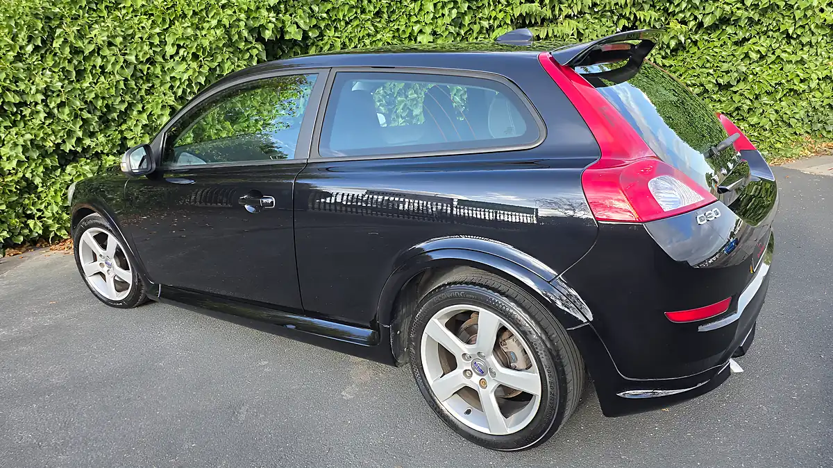 Used 2009 Volvo C30 R-Design Black Sapphire Metallic - Interior and Exterior details 3