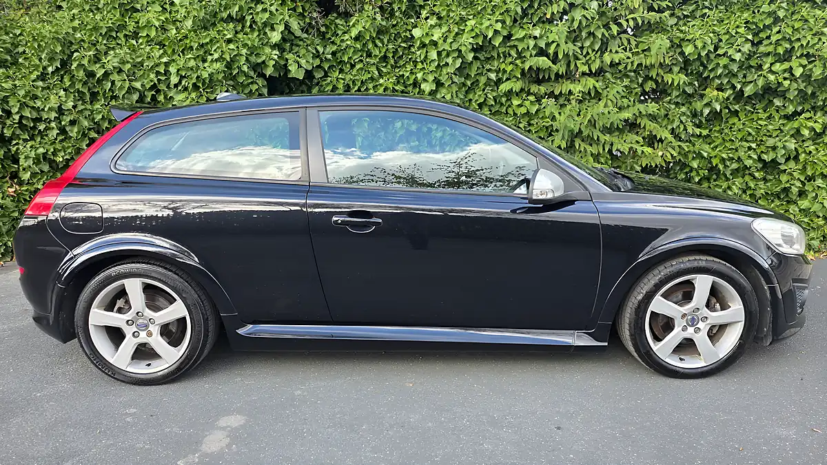 Used 2009 Volvo C30 R-Design Black Sapphire Metallic - Interior and Exterior details 6