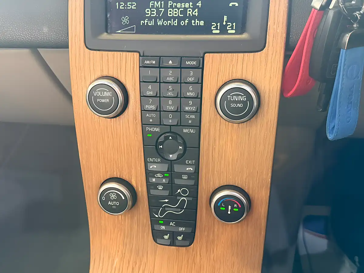 Used 2009 Volvo C70 Se Blue - Interior and Exterior details 14