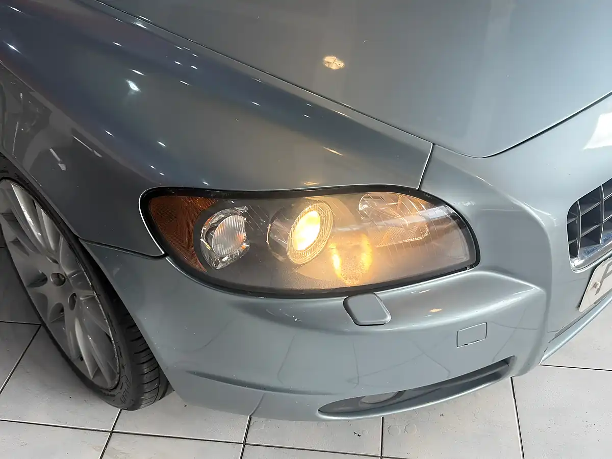 Used 2009 Volvo C70 Se Blue - Interior and Exterior details 3