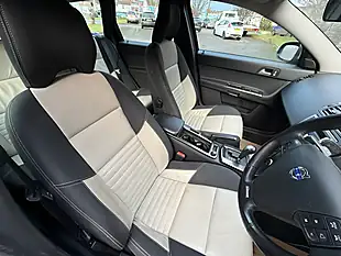 Used 2009 Volvo V50 R-Design Barents Blue - Interior and Exterior details 14