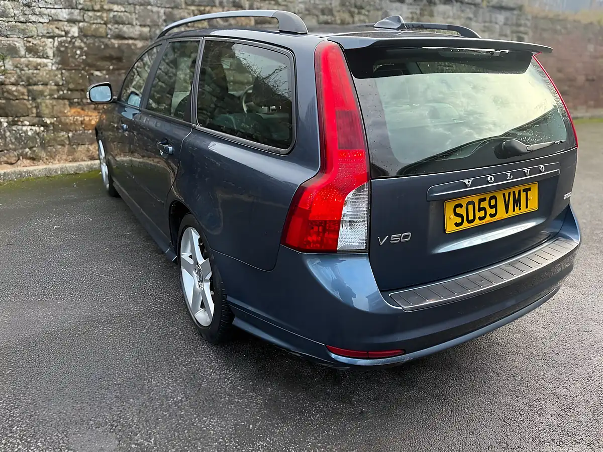 Used 2009 Volvo V50 R-Design Barents Blue - Interior and Exterior details 8