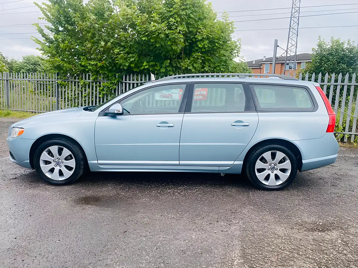 Used 2009 Volvo V70 Se Blue - Interior and Exterior details 10