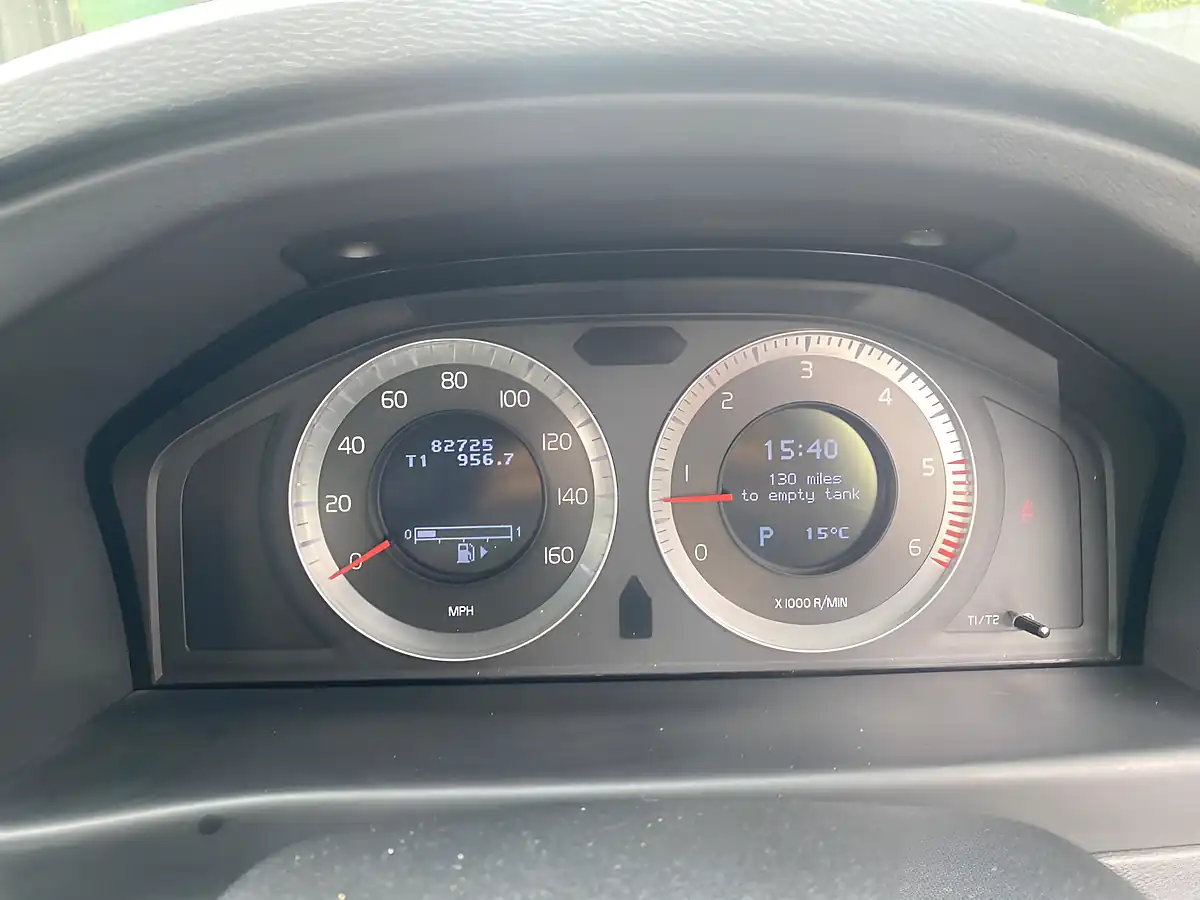 Used 2009 Volvo V70 Se Blue - Interior and Exterior details 14