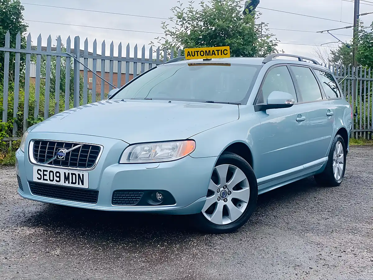 Used 2009 Volvo V70 Se Blue - Interior and Exterior details 3