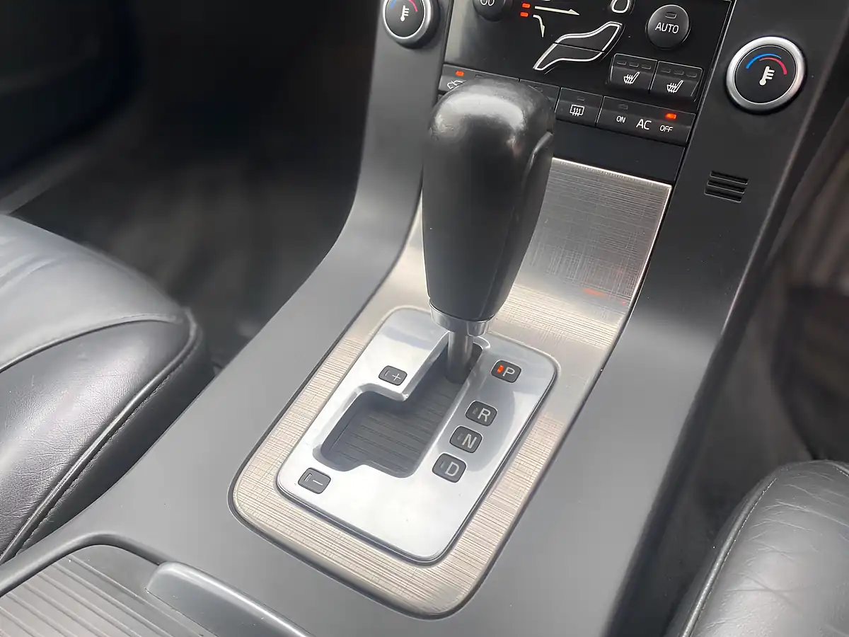 Used 2009 Volvo V70 Se Blue - Interior and Exterior details 4