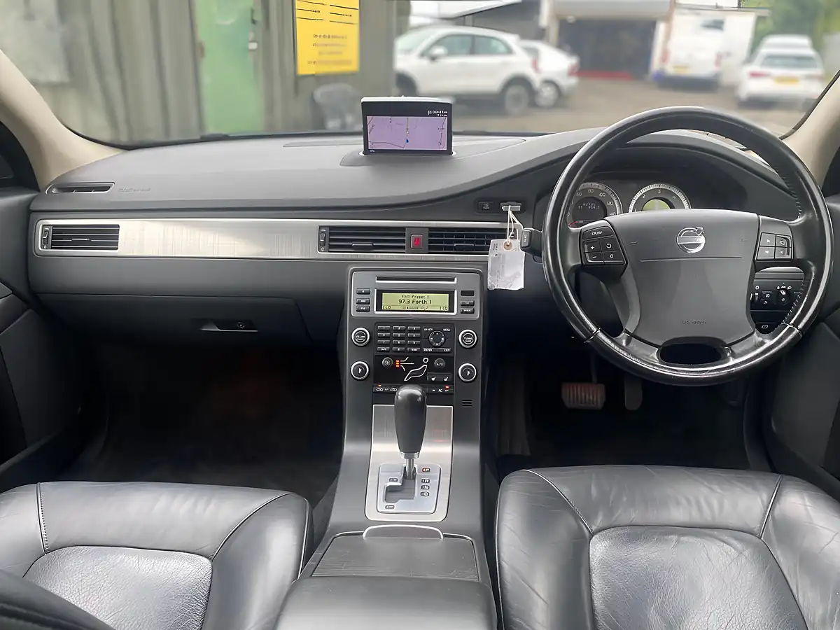 Used 2009 Volvo V70 Se Blue - Interior and Exterior details 5