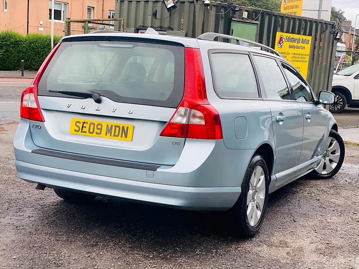 Used 2009 Volvo V70 Se Blue - Interior and Exterior details 7