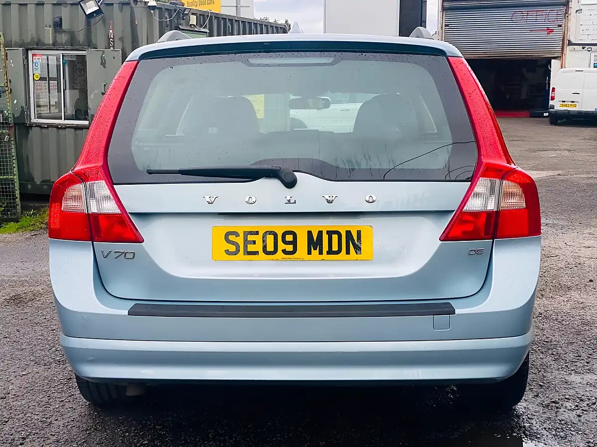 Used 2009 Volvo V70 Se Blue - Interior and Exterior details 8