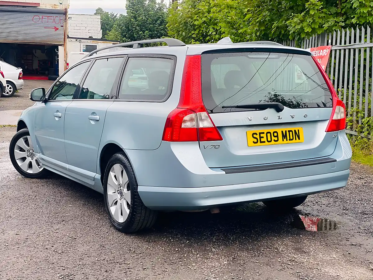 Used 2009 Volvo V70 Se Blue - Interior and Exterior details 9