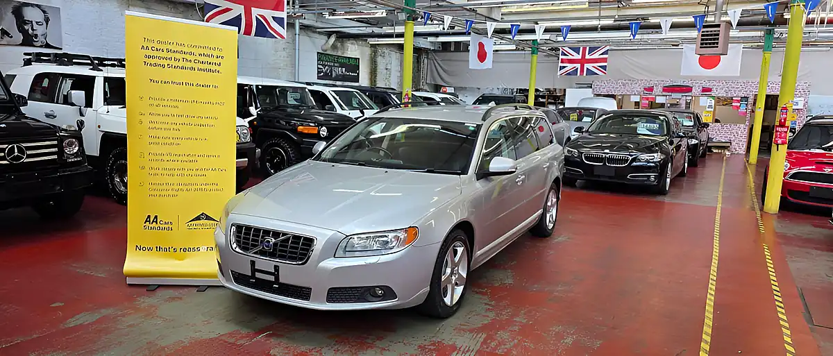 Used 2009 Volvo V70 Se Silver - Front View