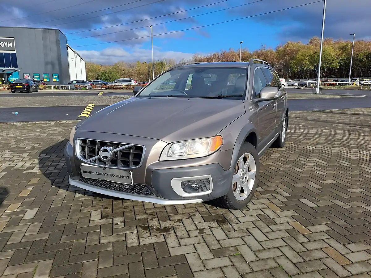 Used 2009 Volvo XC70 Se Grey - Front View