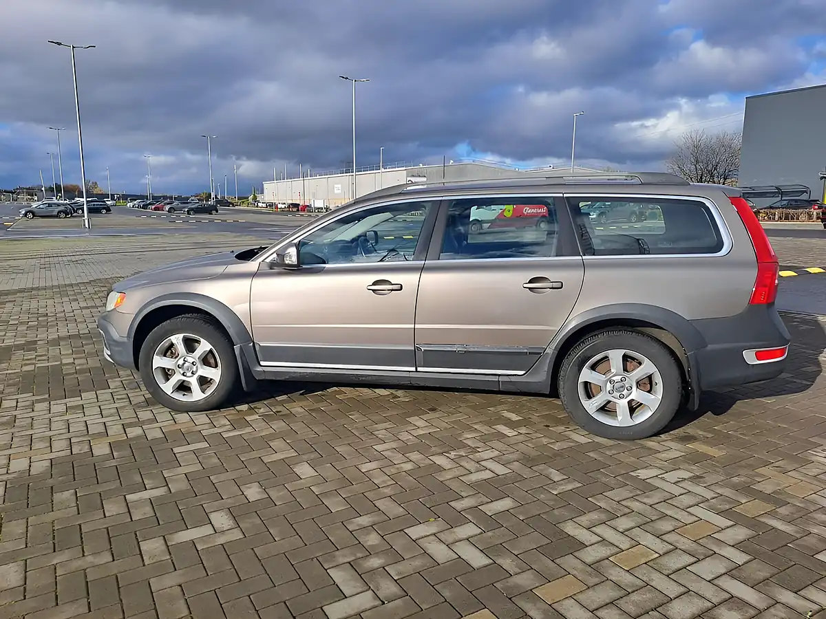 Used 2009 Volvo XC70 Se Grey - Interior and Exterior details 10