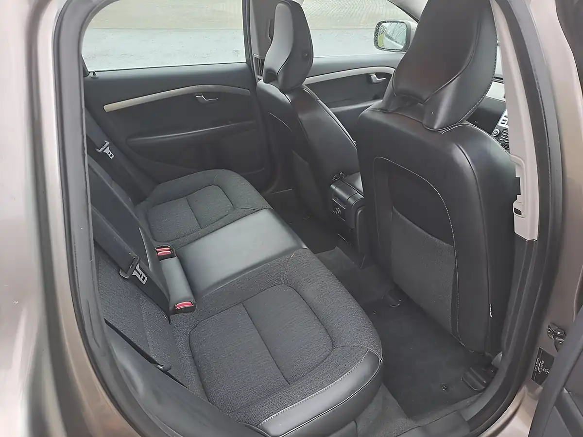 Used 2009 Volvo XC70 Se Grey - Interior and Exterior details 6
