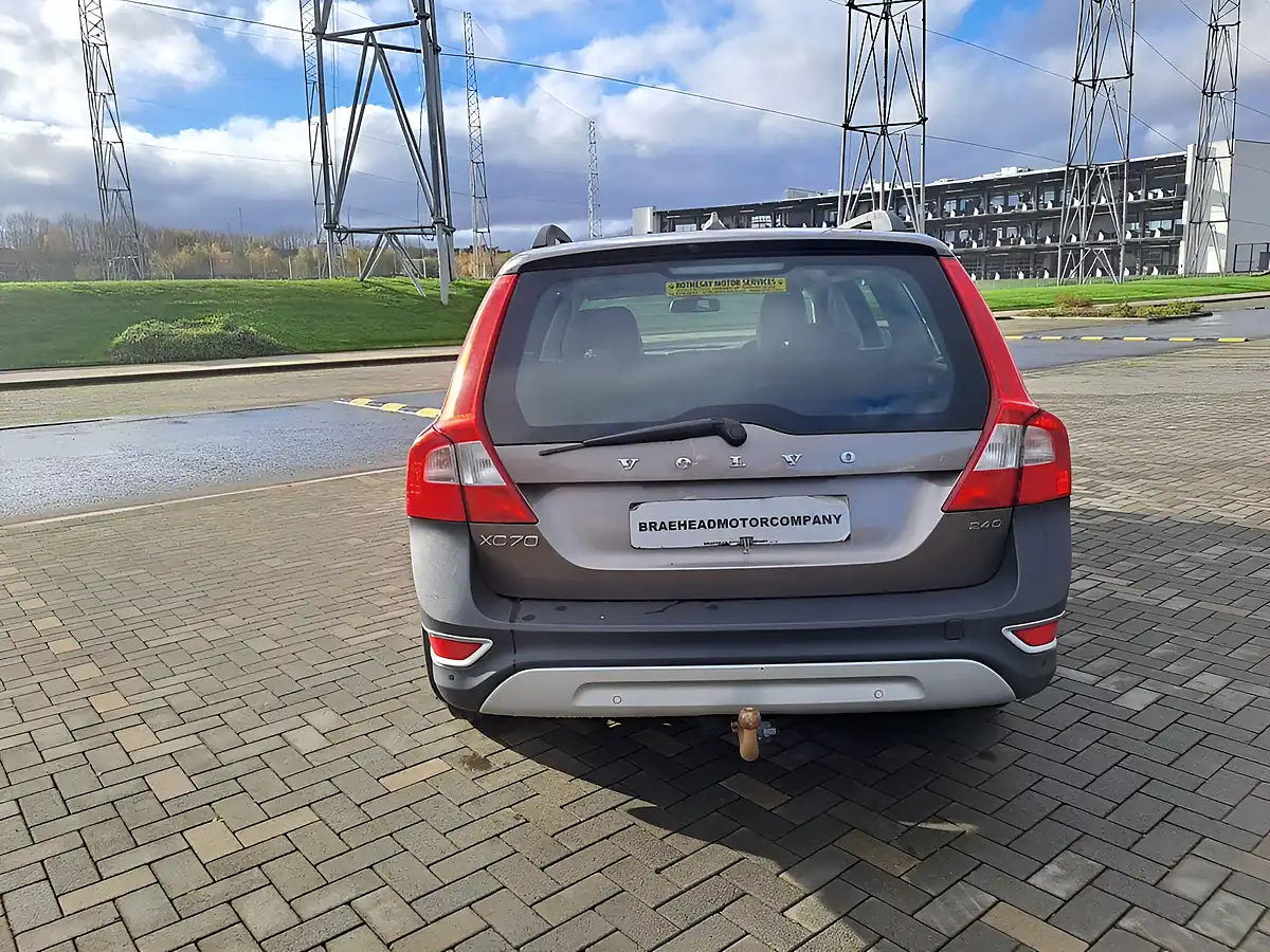 Used 2009 Volvo XC70 Se Grey - Interior and Exterior details 9