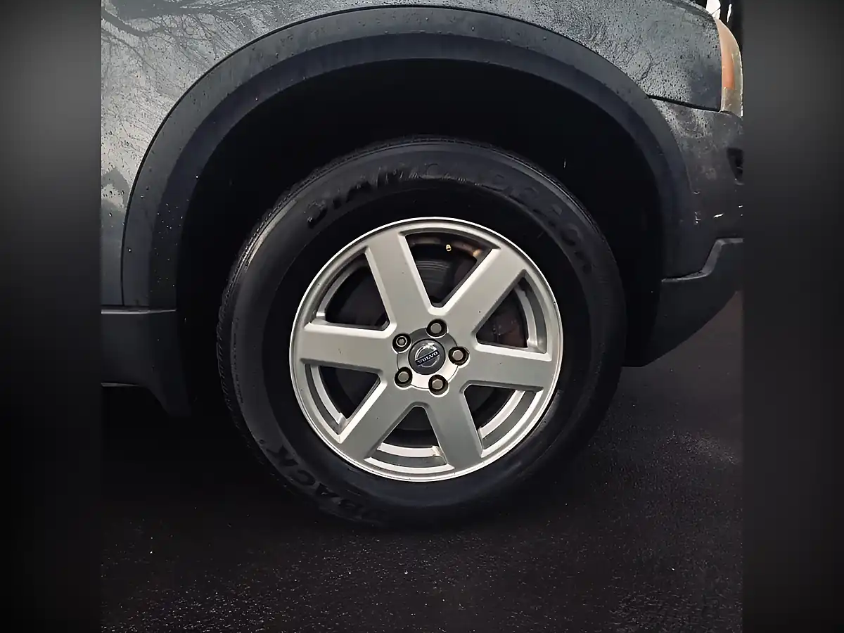 Used 2009 Volvo XC90 Active Grey - Interior and Exterior details 18