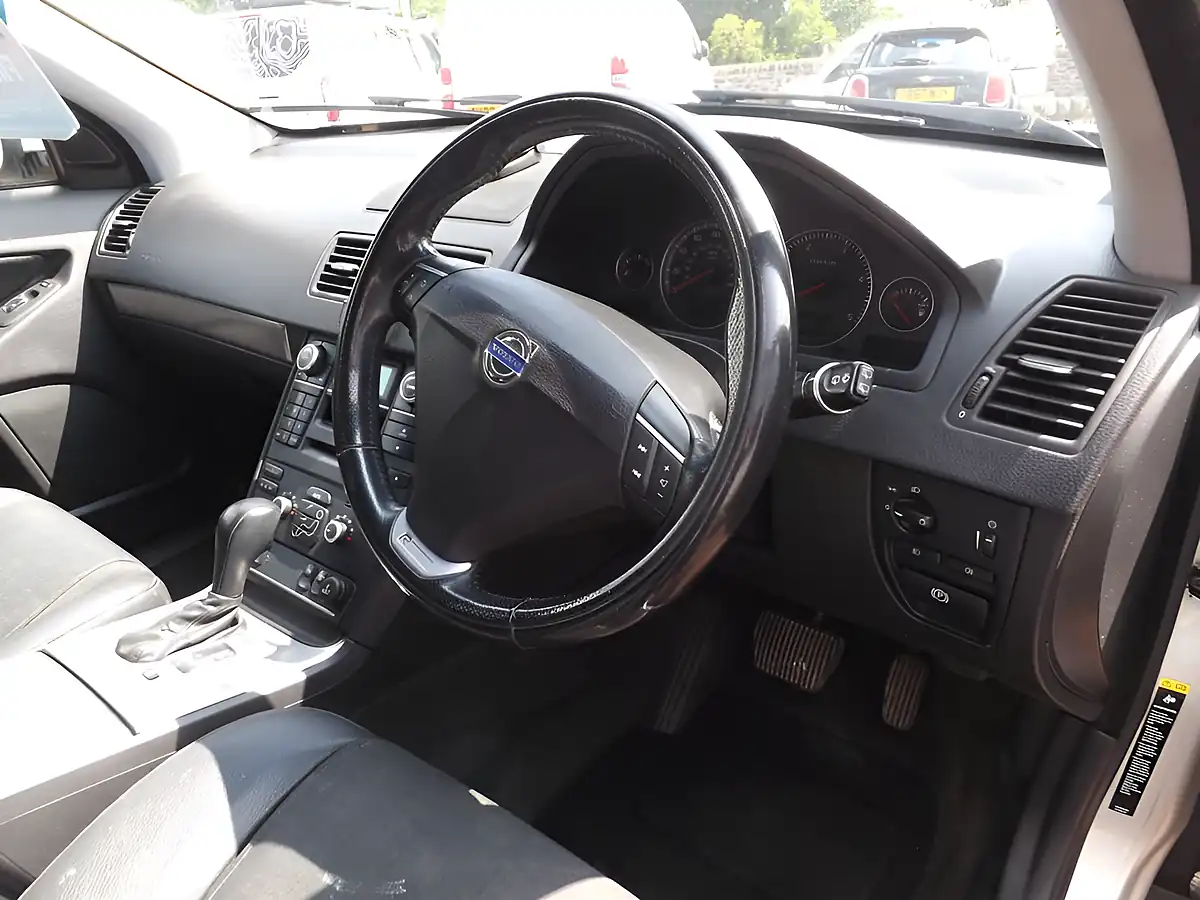 Used 2009 Volvo XC90 Active Silver - Interior and Exterior details 14