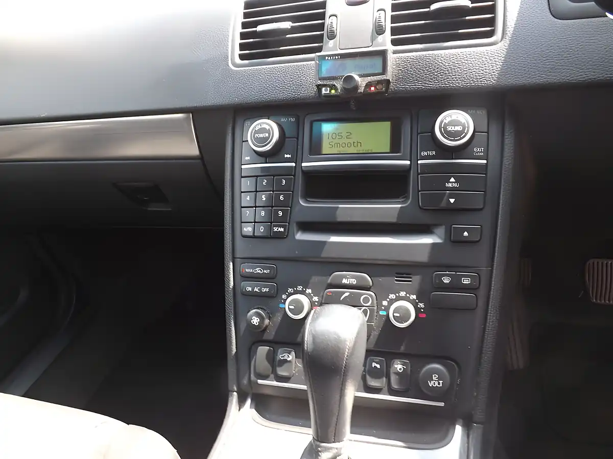 Used 2009 Volvo XC90 Active Silver - Interior and Exterior details 16
