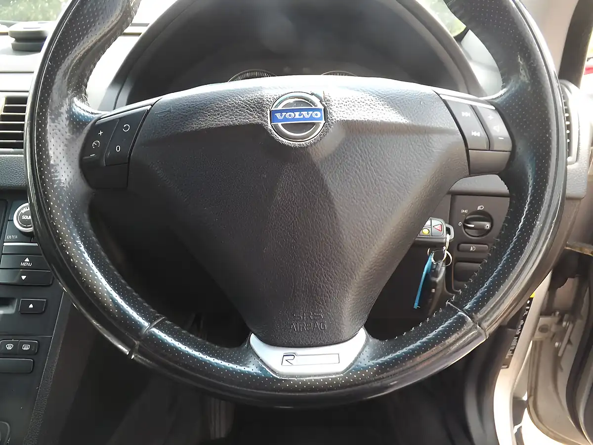 Used 2009 Volvo XC90 Active Silver - Interior and Exterior details 18