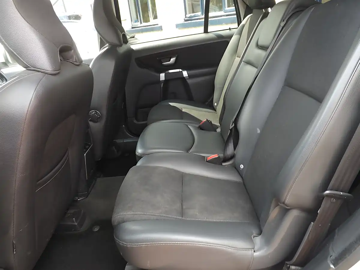 Used 2009 Volvo XC90 Active Silver - Interior and Exterior details 7
