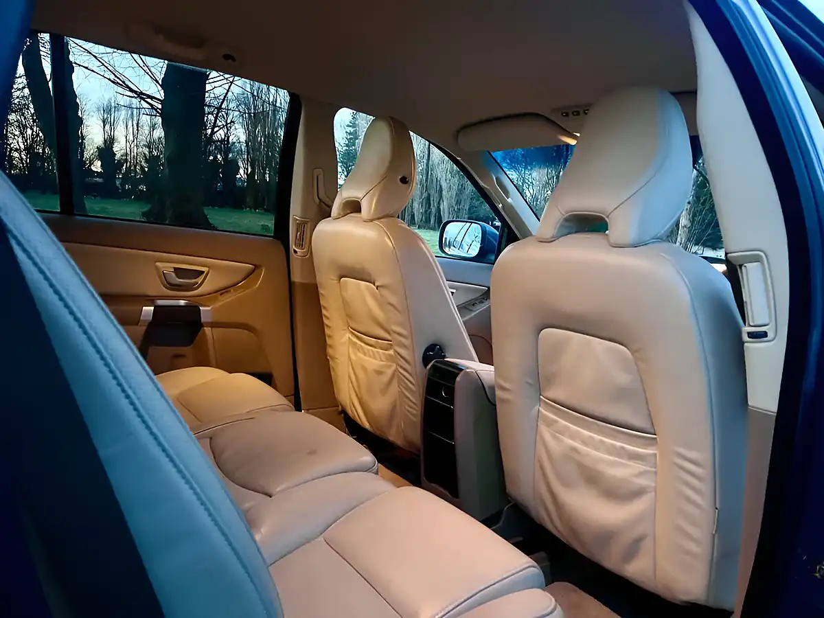 Used 2009 Volvo XC90 Se Lux Premium Grey - Interior and Exterior details 15