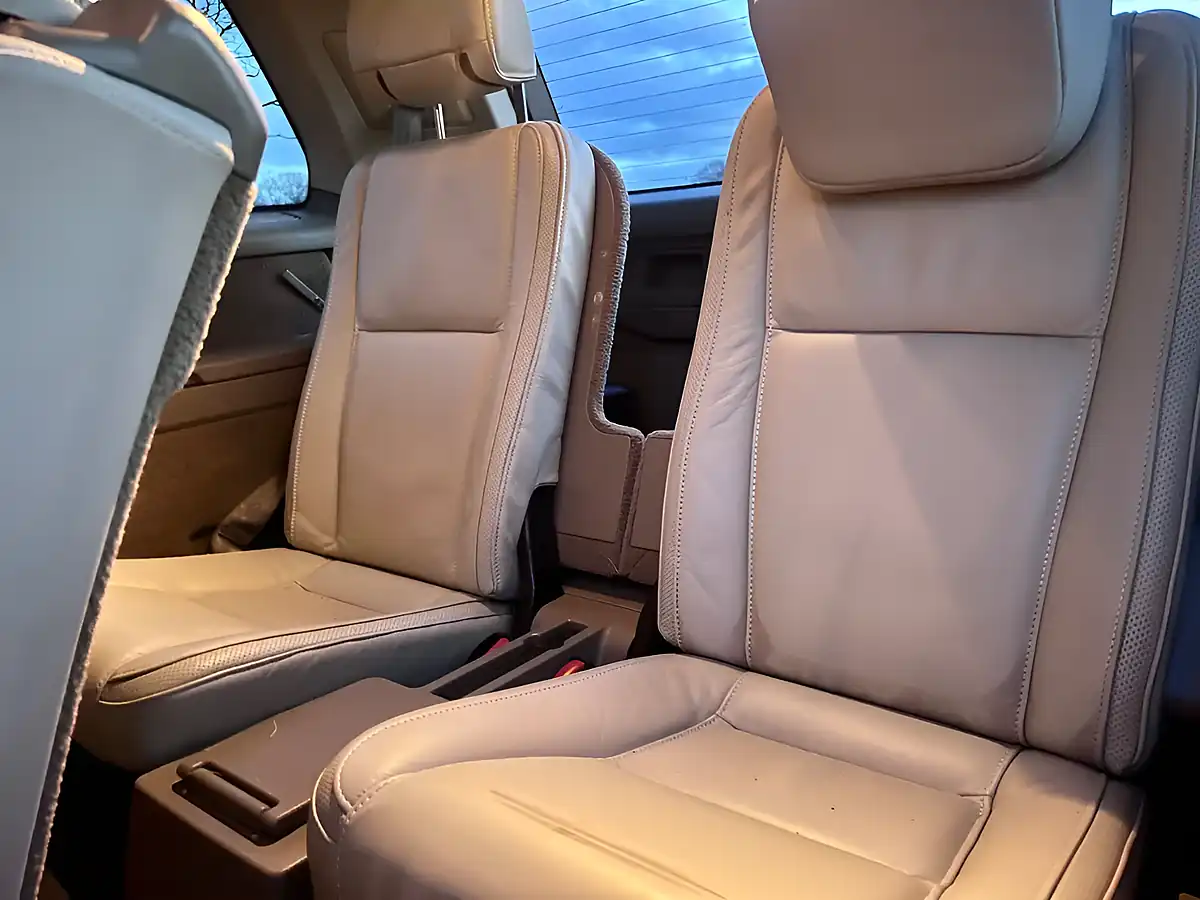 Used 2009 Volvo XC90 Se Lux Premium Grey - Interior and Exterior details 16
