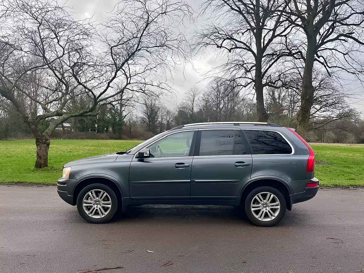 Used 2009 Volvo XC90 Se Lux Premium Grey - Interior and Exterior details 4