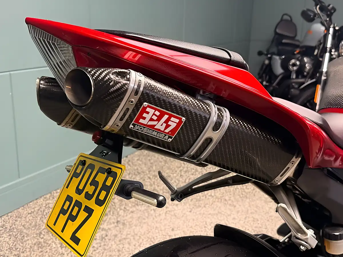 Used 2009 Yamaha R1 Yzf R1 4C8 Red - Interior and Exterior details 13