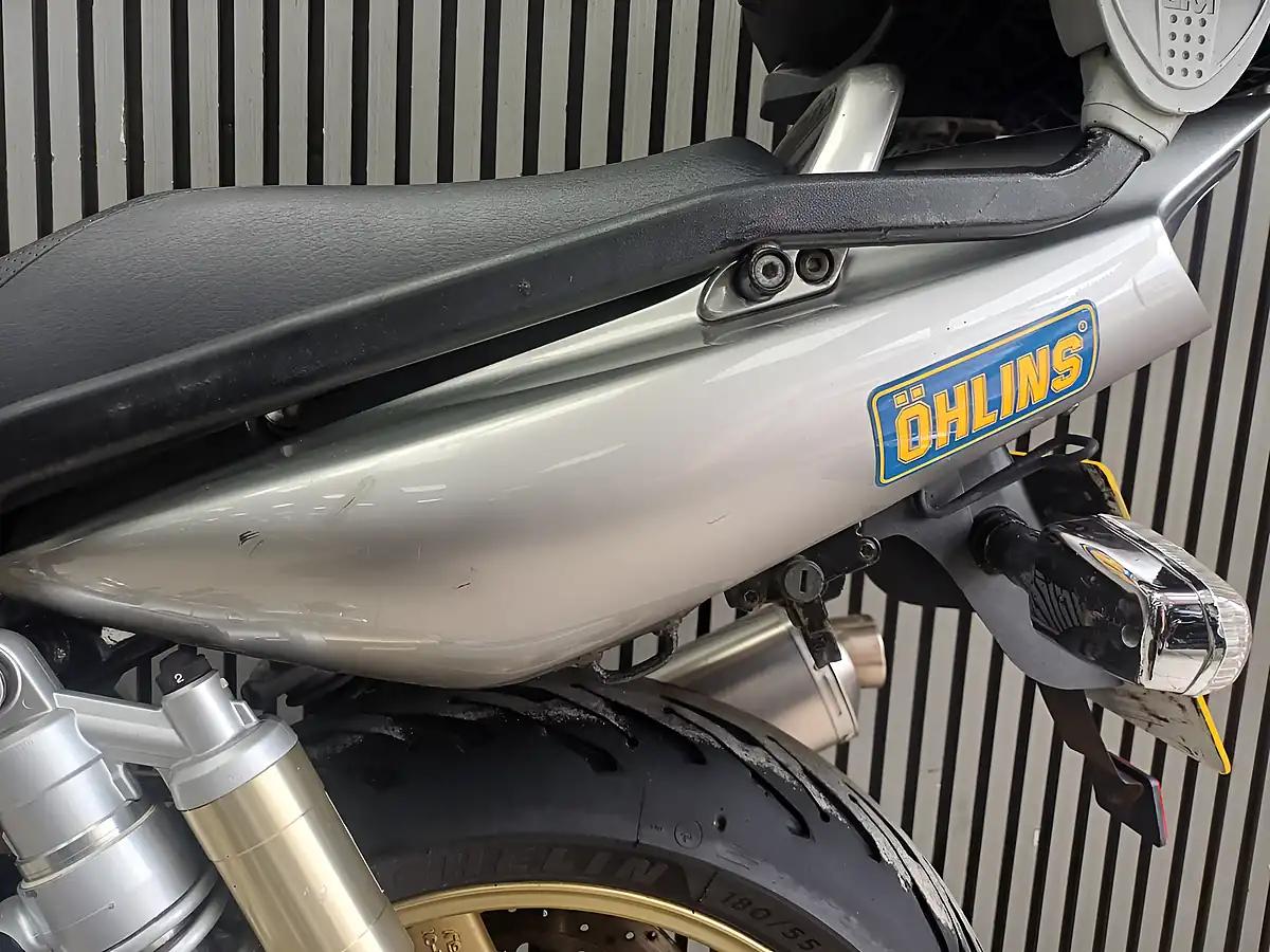 Used 2009 Yamaha Xjr 1300 Silver - Interior and Exterior details 11