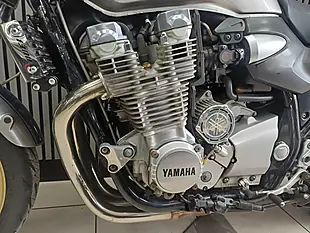 Used 2009 Yamaha Xjr 1300 Silver - Interior and Exterior details 12