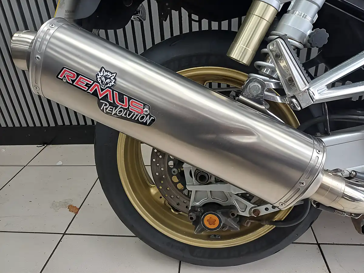 Used 2009 Yamaha Xjr 1300 Silver - Interior and Exterior details 16