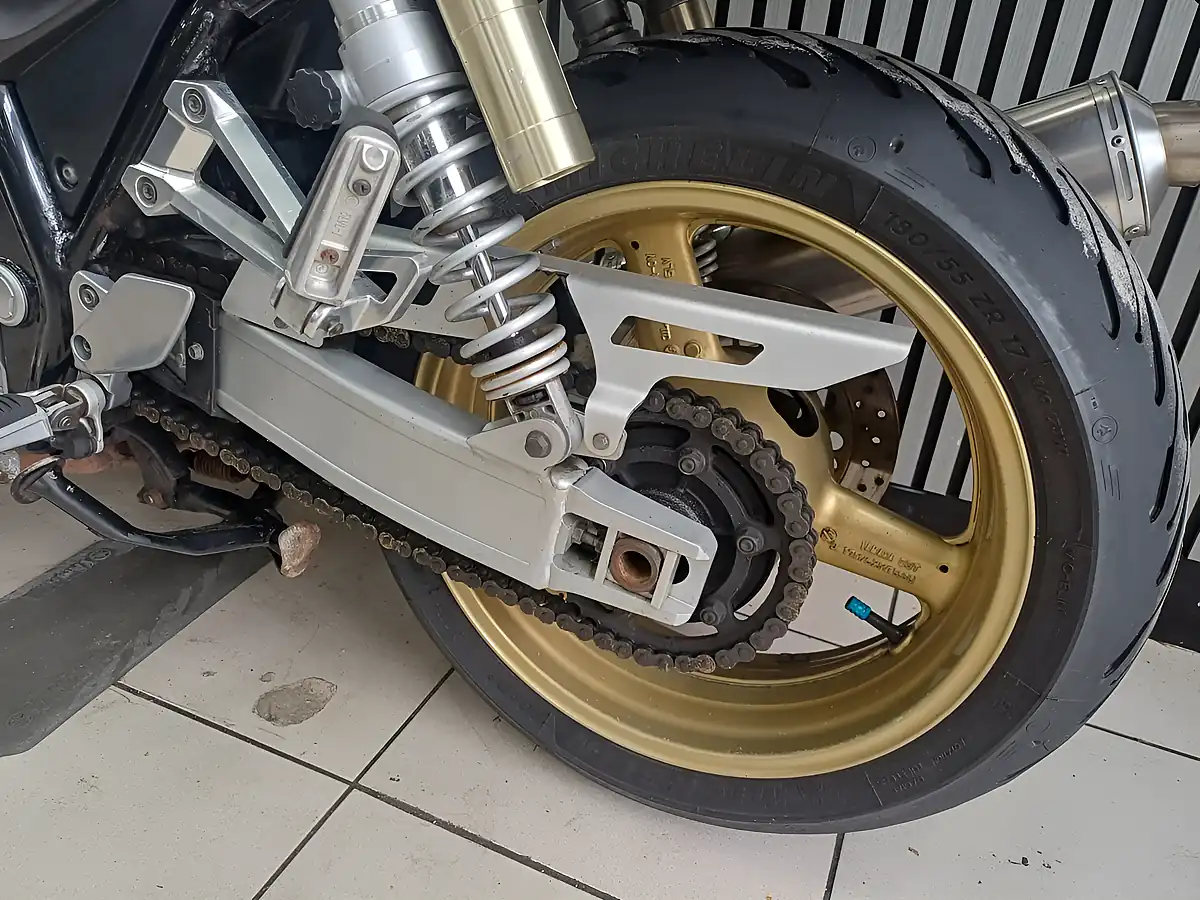 Used 2009 Yamaha Xjr 1300 Silver - Interior and Exterior details 18