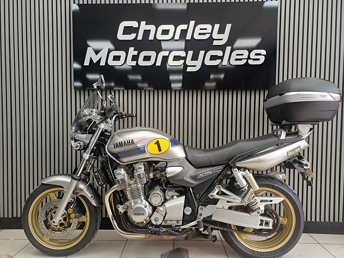 Used 2009 Yamaha Xjr 1300 Silver - Interior and Exterior details 2