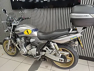 Used 2009 Yamaha Xjr 1300 Silver - Interior and Exterior details 3