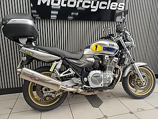 Used 2009 Yamaha Xjr 1300 Silver - Interior and Exterior details 5