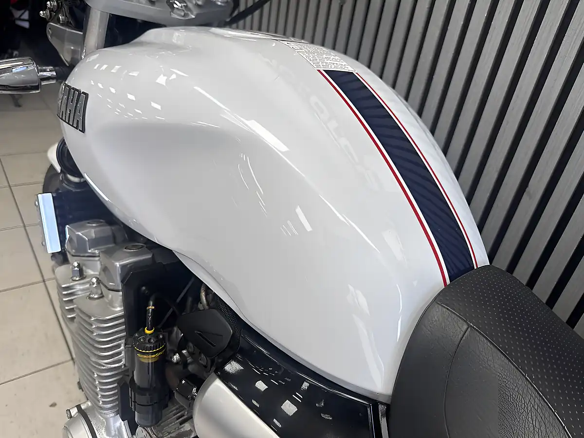 Used 2009 Yamaha XJR1300 Pearl White - Interior and Exterior details 10