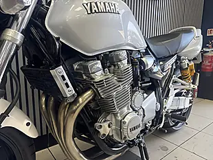 Used 2009 Yamaha XJR1300 Pearl White - Interior and Exterior details 12