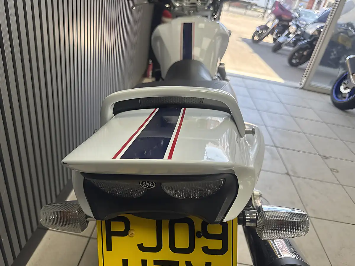 Used 2009 Yamaha XJR1300 Pearl White - Interior and Exterior details 14