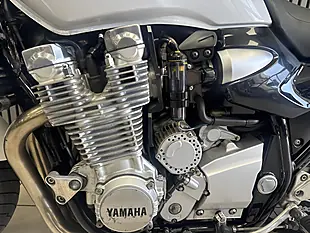 Used 2009 Yamaha XJR1300 Pearl White - Interior and Exterior details 15
