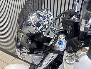 Used 2009 Yamaha XJR1300 Pearl White - Interior and Exterior details 17