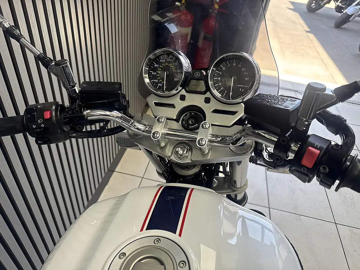 Used 2009 Yamaha XJR1300 Pearl White - Interior and Exterior details 18