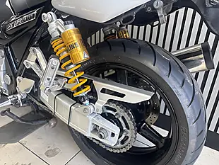 Used 2009 Yamaha XJR1300 Pearl White - Interior and Exterior details 19