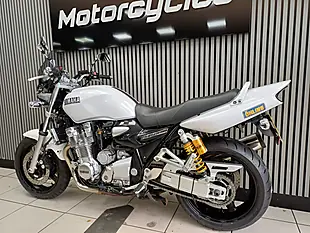 Used 2009 Yamaha XJR1300 Pearl White - Interior and Exterior details 5