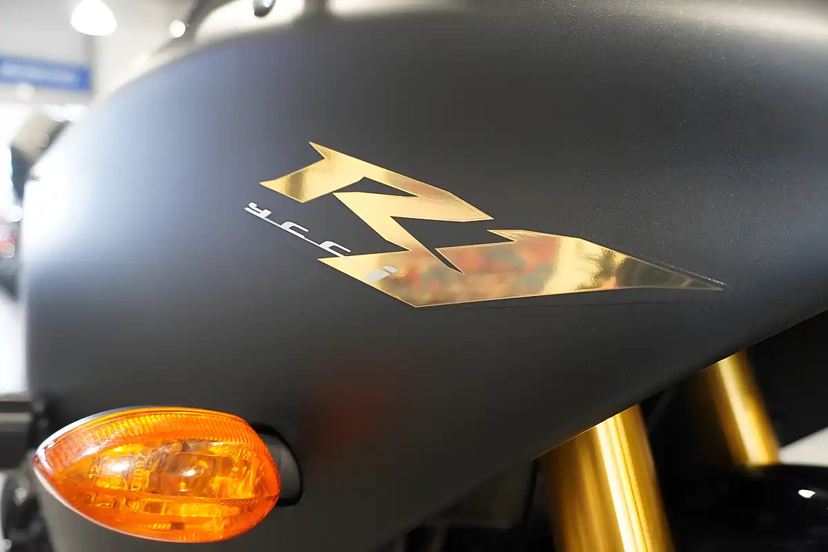 Used 2009 Yamaha YZF-R1 Big Bang Black - Interior and Exterior details 8