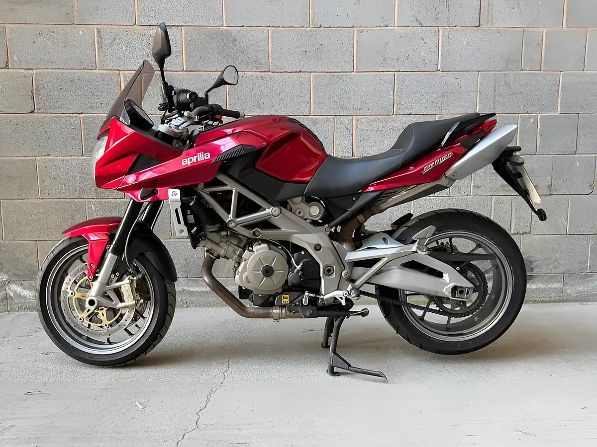 Used 2010 Aprilia Shiver GT Red - Interior and Exterior details 4